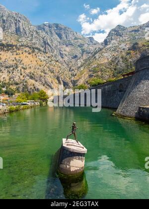 Kator Котор Kotor ist eine Küstenstadt in Montenegro. Golf von Kotor. Foto Phil Wilkinson / Alamy Stockfoto