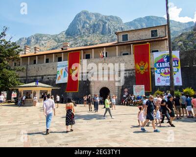 Kator Котор Kotor ist eine Küstenstadt in Montenegro. Golf von Kotor. Foto Phil Wilkinson / Alamy Stockfoto