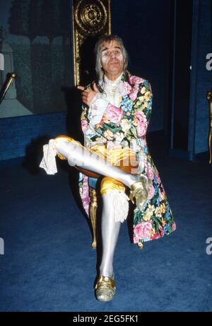 Walter Giller, deutscher Schauspieler, im Kostüm aus dem Moliere Stück 'der Bürger als Edelmann', Deutschland 1989. Stockfoto
