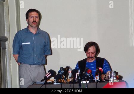 Von der Presse hofierte Autorenlesung des Ex-RAF-Terroristen Peter Jürgen Boock aus seinem Buch 'Abbruch' im Literaturhaus in Hamburg, Deutschland 1988. Stockfoto