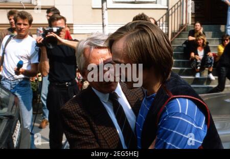 Von der Presse hofierte Autorenlesung des Ex-RAF-Terroristen Peter Jürgen Boock aus seinem Buch 'Abbruch' im Literaturhaus in Hamburg, Deutschland 1988. Stockfoto