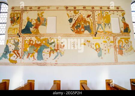 Gotische Wandfresken Szenen aus dem Leben Jesu Christi, einschließlich der Szene der Passion in der Kirche Saint-Pierre und Saint-Paul, Vermes, ca. Stockfoto