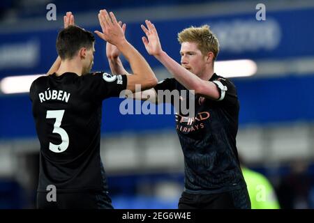 Kevin De Bruyne Von Manchester City Und Sein Sohn Mason Milian Nach Dem Spiel Der Barclays Premier League Im Etihad Stadium In Manchester Stockfotografie Alamy