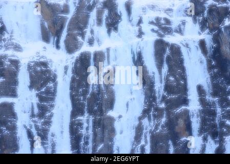 Gefrorene Wasserfälle im Winter im Cirque de Gavarnie (Gavarnie, Midi-Pyrénées, Pyrenäen, Frankreich) Stockfoto