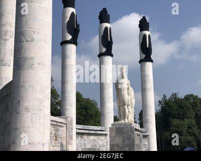 MEXIKO-STADT, MEXIKO - 05. Jul 2020: Monumento a los Ninos Heroes (Monument to the Boy Heroes) oder Altar a la Patria (Altar der Heimat) in Chapulte Stockfoto