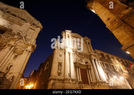 Die Kirche von san Benedetto und die Kirche von san Francesco Borgi im Stadtzentrum von Catania in der Provinz Sizilien in Italien. Italien, Sizilien, Oktob Stockfoto