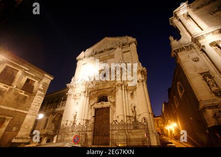 Die Kirche von san Benedetto und die Kirche von san Francesco Borgi im Stadtzentrum von Catania in der Provinz Sizilien in Italien. Italien, Sizilien, Oktob Stockfoto