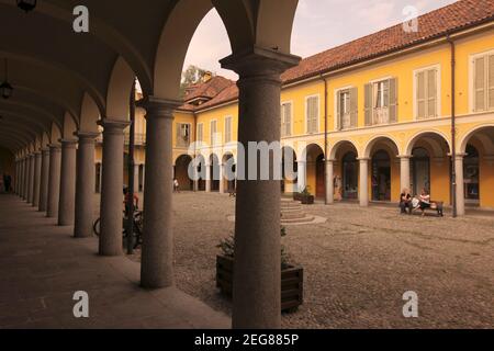 Die Altstadt von Baveno am Lago maggiore in Piemont in Norditalien. Italien, Piemont, Oktober 2011 Stockfoto