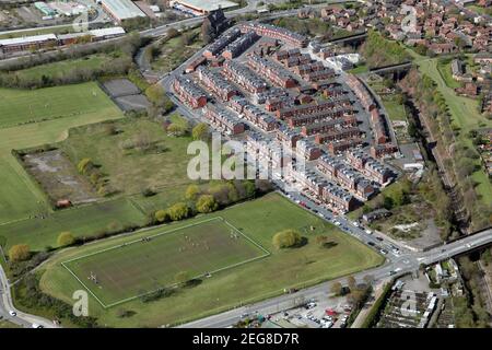 Luftaufnahme der Cross Green Area von Leeds, West Yorkshire. Cross Green Lane verläuft durch die Mitte dieses Bildes aus dem Nordosten aufgenommen Stockfoto
