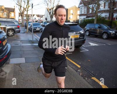 Am 18th. Februar 2021 verlässt der Kabinettsminister matt Hancock sein Haus in West-London Stockfoto