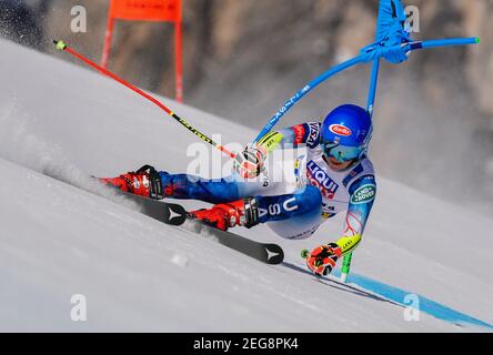 Cortina, Italien. Februar 2021, 18th. Cortina D´ Ampezzo, Italien. 18 Feb 2021: : Ski Alpin: Weltcup, Riesenslalom, Damen: Mikaela Shiffrin aus den USA auf der Rennstrecke. Foto: Michael Kappeler/dpa Kredit: dpa picture Alliance/Alamy Live News Kredit: dpa picture Alliance/Alamy Live News Stockfoto