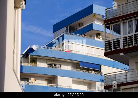 Architektur und Design in der Strandstadt Torre del Mar, Costa del Sol, Andalucía, Spanien Stockfoto