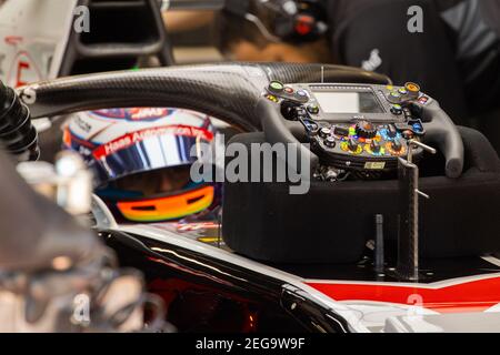 Lenkrad, Volant, GROSJEAN Romain (Fra), Haas F1 Team VF-20 Ferrari, während der ersten Session der Formel 1 Pre-Season Test 2020 vom 19. Bis 21. Februar 2020 auf dem Circuit de Barcelona-Catalunya, in Montmelo, Barcelona, Spanien - Foto Frederic Le Floc'h / DPPI Stockfoto
