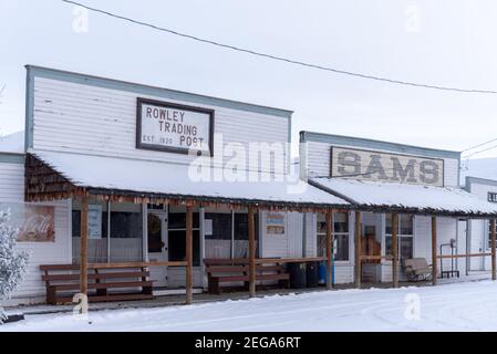 Rowley, Alberta - 31. Januar 2021: Hauptstraße in der Geisterstadt Rowley, Alberta. Stockfoto