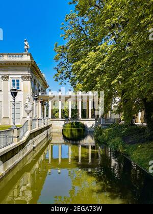 Warschau Juni 24 2019 Königliches Bad Museum in der Nähe des Sees Stockfoto