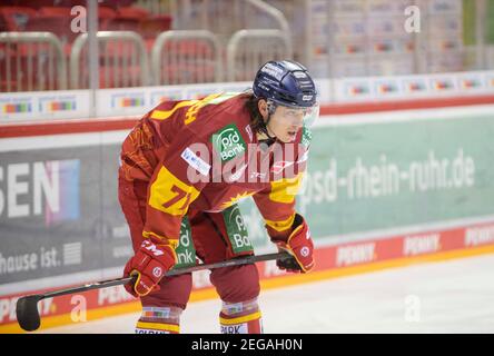 Düsseldorf, Deutschland. Februar 2021, 16th. Daniel FISCHBUCH (DEG) Action, Eishockey 1st Bundesliga, DEL Group North Spieltag 18, Düsseldorfer EG (DEG) - Grizzlys Wolfsburg (WOB) 1: 2 OT, am 16. Februar 2021 in Düsseldorf Â zur Nutzung weltweit Quelle: dpa/Alamy Live News Stockfoto