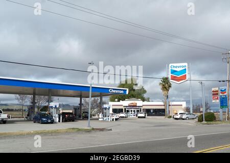 Eine Chevron Station in Santa Nella California entlang der Interstate Highway 5 im Central Valley von Kalifornien USA Stockfoto