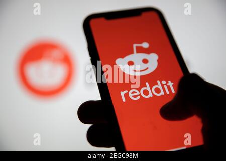 LONDON, UK - Februar 2021: Reddit-Logo auf einem Smartphone-Gerät angezeigt Stockfoto