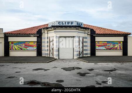 Vernachlässigter Teil des alten Lido Sands Gebäudes in Margate, Kent. Stockfoto