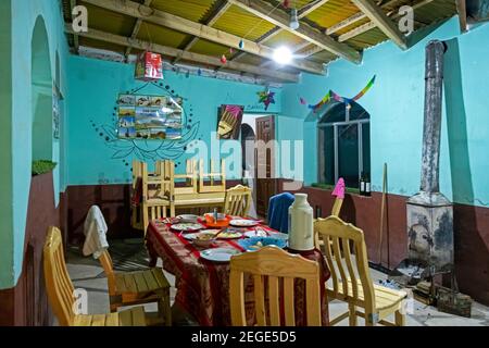 Interieur der Zuflucht / Hostel in Laguna Colorada / Red Lagoon, Salzsee in der Eduardo Avaroa Anden Fauna National Reserve, Bolivien Stockfoto