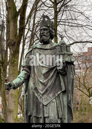 Kaiser Karl der große, Vater Europas, Gründer Hamburgs, Hamburg, Michaelisstr. / St.-Ansgar „Kleiner Michel“, Hamburger – Neustadt, 18.02.2021 Stockfoto