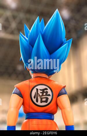 chiba, japan - dezember 22 2018: Riesige aufblasbare Struktur der Rückseite von Son Goku Charakter aus der Anime-und Manga-Serie von Dragon Ball schwimmenden un Stockfoto