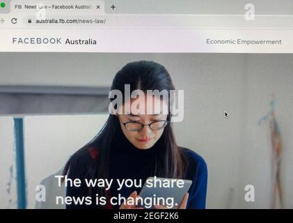 Australien. Februar 2021, 18th. Ein Screenshot zeigt einen Browser mit einer Facebook-Webseite in Australien. Der Social-Media-Riese kündigte an, dass es Menschen und Verleger daran hindern würde, Nachrichten-Links in Australien zu teilen oder anzusehen. Der Schritt, der sofort in Kraft gesetzt wurde, war eine Reaktion auf einen Gesetzesvorschlag der australischen Wettbewerbs- und Verbraucherkommission, die verlangen würde, dass Tech-Unternehmen mit Medienverlagen verhandeln und sie für die Inhalte, die auf ihren Seiten erscheinen, entschädigen würde. (Foto Samuel Rigelhaupt/Sipa USA) Quelle: SIPA USA/Alamy Live News Stockfoto