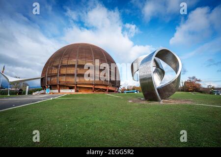 CERN - Europäische Organisation für Kernforschung - Globus der Wissenschaft und Innovation - Genf, Schweiz Stockfoto