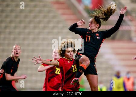 BRUXELLES, NIEDERLANDE - FEBRUAR 18: Kassandra Missipo aus Belgien, Lieke Martens aus den Niederlanden während der International Friendly Match Match Wette Stockfoto