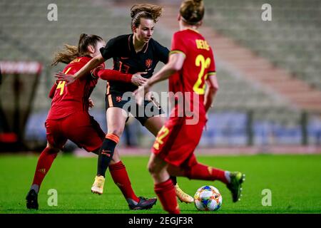 BRUXELLES, NIEDERLANDE - 18. FEBRUAR: Amber Tysiak aus Belgien, Renate Jansen aus den Niederlanden während des Internationalen Freundschaftsspiel zwischen Belgischen Frauen und Niederländischen Frauen im Stade ROI Baudouin am 18. Februar 2021 in Bruxelles, Niederlande (Foto: Broer van den Boom/Orange Pictures) Stockfoto