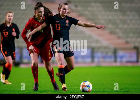 BRUXELLES, NIEDERLANDE - 18. FEBRUAR: Amber Tysiak aus Belgien, Renate Jansen aus den Niederlanden während des Internationalen Freundschaftsspiel zwischen Belgischen Frauen und Niederländischen Frauen im Stade ROI Baudouin am 18. Februar 2021 in Bruxelles, Niederlande (Foto: Broer van den Boom/Orange Pictures) Stockfoto