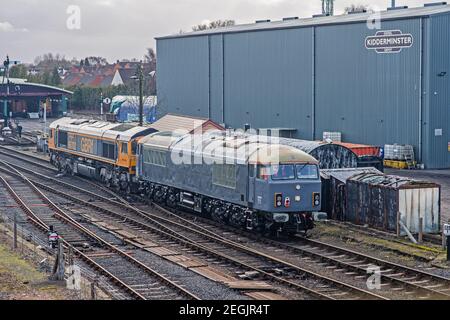 69001 (ex 56031) wird auf der SVR in die Plattformen bei Kidderminster getrieben, als sie zum Testen eintrifft. Stockfoto