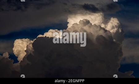 Gewitterwolken von oben Stockfoto
