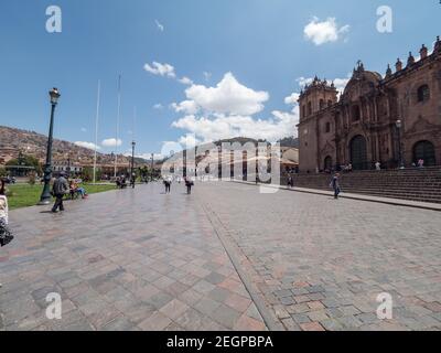 Peru, Cusco - 28. September 2019 - Panoramablick auf die Plaza de Armas Stockfoto