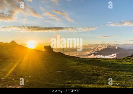 Verschiedene Ansichten von einem Monsun Sonnenuntergang, Himachal Stockfoto