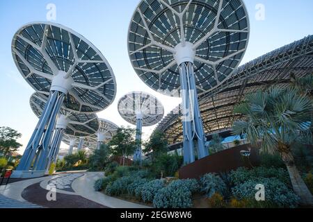 Dubai, VAE - 02,13.2021: Terra Sustainability Pavilion auf der EXPO 2020 gebaut für die EXPO 2020, die 2021 in den Vereinigten Arabischen Emiraten stattfinden soll. Stockfoto