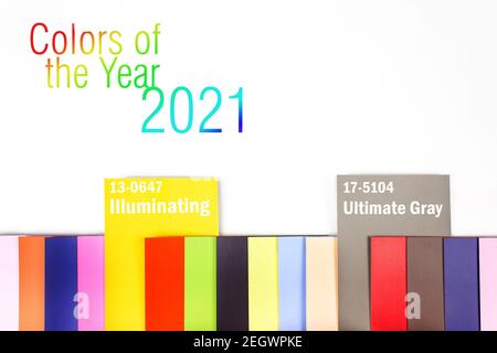 Farbtrend 2021. Farbpalette mit verschiedenen Mustern. Leitfaden für Farbmuster Katalog. Farbmuster Kacheln Stockfoto