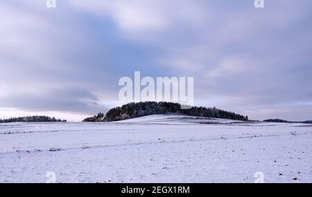 Landschaftlich schöner Blick auf eine Winterlandschaft Stockfoto