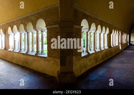 Kloster der Abtei von Fossanova, Latina, Latium, Italien. Kloster gotische zisterzienser. Stockfoto