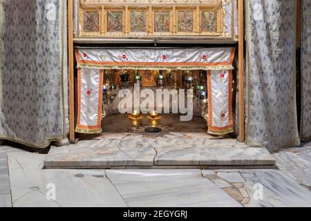 Kirche der Krippe, der Stern, der den Ort, wo Jesus Christus geboren wurde, Bethlehem, Palästina zeigt Stockfoto