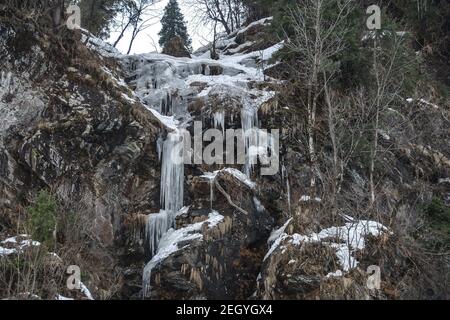 Manali, Indien. Februar 2021, 17th. Touristen während des Besuchs im Solang Valley in Manali Himachal Pradesh. (Foto: Shaukat Ahmed/Pacific Press) Quelle: Pacific Press Media Production Corp./Alamy Live News Stockfoto