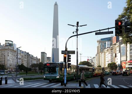 BUENOS AIRES, ARGENTINIEN - Juni 28: Der Obelisk (Obelisk E), das am 28. April 2015 in Buenos Aires, Argentinien, anerkannte Wahrzeichen der Hauptstadt. Stockfoto