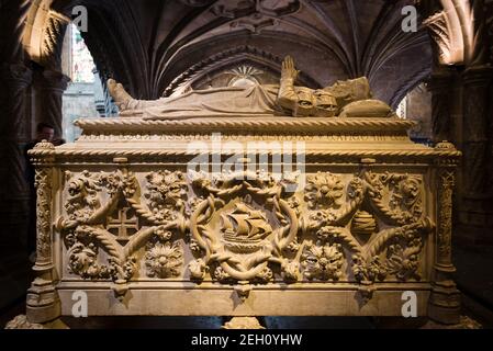 LISSABON, PORTUGAL - 15. APRIL 2016: Grabmal von Vasco de Gama - portugiesischer Seefahrer, der die Seegrbundverbindung zwischen Portugal und Indien (1497-1498) in aufstellte Stockfoto