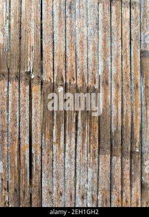 Alter Tisch aus gespaltenen Bambus Stockfoto