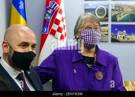 Nicht exklusiv: IVANO-FRANKIVSK, UKRAINE - 18. FEBRUAR 2021 - außerordentlicher und bevollmächtigter Botschafter der Republik Kroatien in der Ukraine Anica Stockfoto