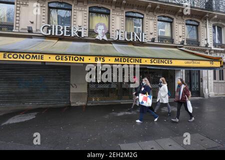 SCHLIESSUNG EINER BERÜHMTEN PARISER BUCHHANDLUNG Stockfoto