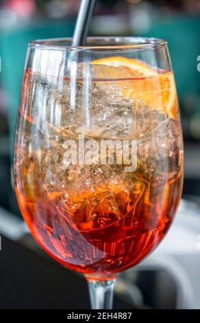 Ein Glas italienischer Spritz-Cocktail Stockfoto