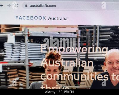 Ein Screenshot zeigt einen Browser mit einer Facebook-Webseite in Australien. Der Social-Media-Riese kündigte an, dass es Menschen und Verleger daran hindern würde, Nachrichten-Links in Australien zu teilen oder anzusehen. Der Schritt, der sofort in Kraft gesetzt wurde, war eine Reaktion auf einen Gesetzesvorschlag der australischen Wettbewerbs- und Verbraucherkommission, die verlangen würde, dass Tech-Unternehmen mit Medienverlagen verhandeln und sie für die Inhalte, die auf ihren Seiten erscheinen, entschädigen würde. (Foto von Samuel Rigelhaupt / Sipa USA) Stockfoto