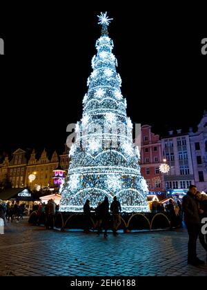 Breslau Dezember 15 2019 Weihnachtsbaum im Zentrum des Marktes Quadratisch Stockfoto