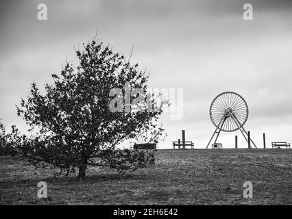 Der Apedale Country Park und Bergbaumuseum mit Grubenrad in North Staffordshire, England - ein historisches Kohlebergbau-Erbe Stockfoto